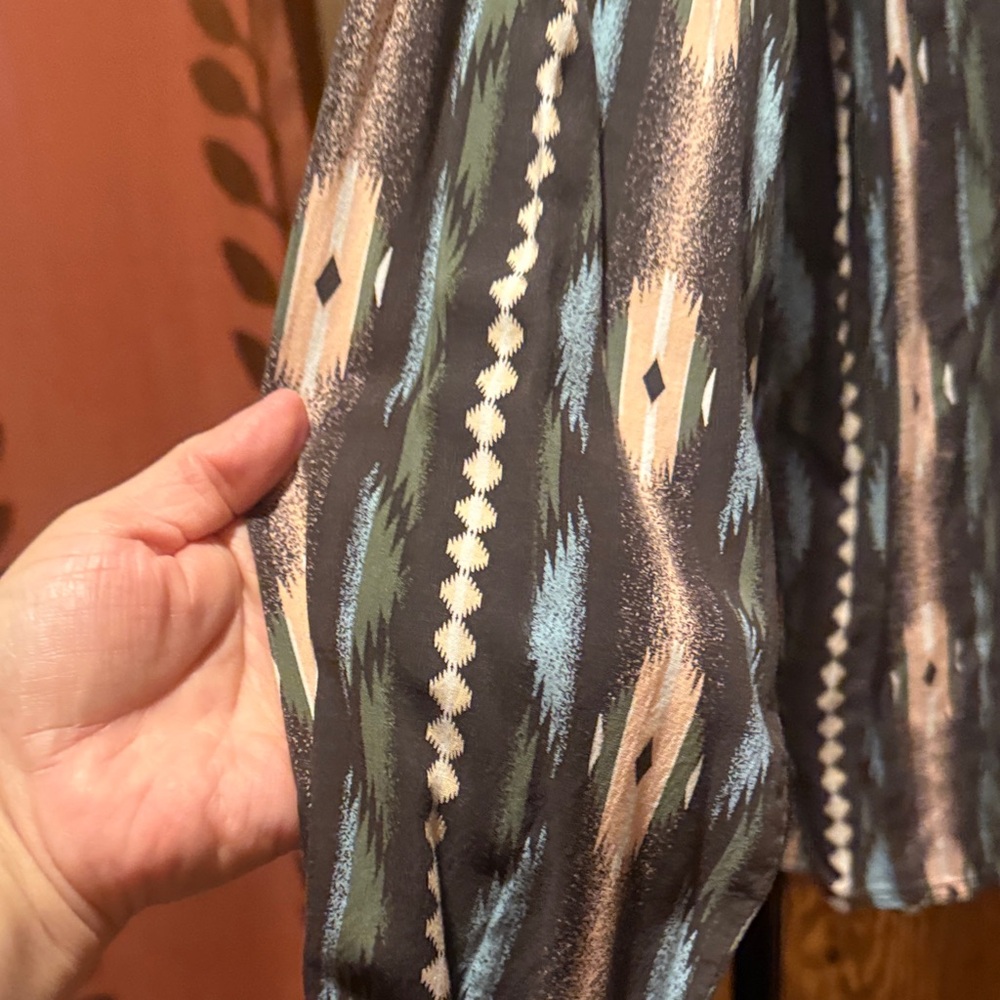 Chic Long Sleeve Patterned Blouse - image 3